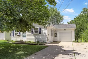 3815 Perry Ave SW, Wyoming, MI 49519 - Photo 3