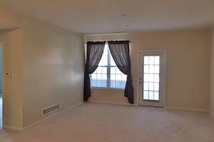 926 W Summerfield Gln Cir, Ann Arbor, MI 48103 - Photo 3