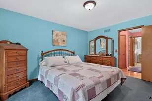 34555 Dover Ave, Livonia, MI 48150 - Photo 17