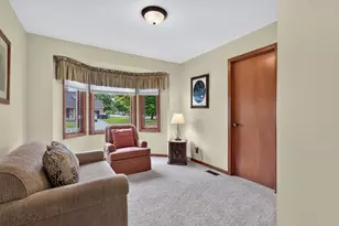 34555 Dover Ave, Livonia, MI 48150 - Photo 23
