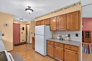 34555 Dover Ave, Livonia, MI 48150 - Photo 11