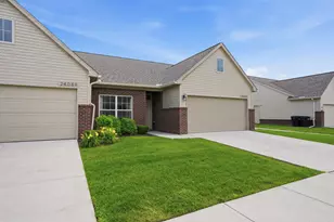 24091 Hemlock Dr, Flat Rock, MI 48134 - Photo 3