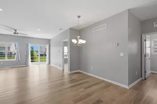 24091 Hemlock Dr, Flat Rock, MI 48134 - Photo 5