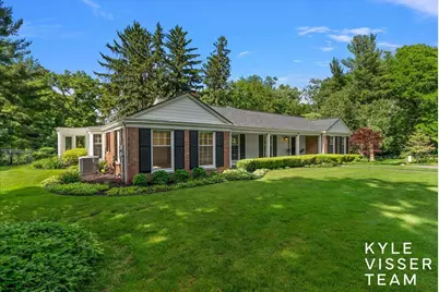 2089 Robinson Road SE, Grand Rapids, MI 49506 - Photo 3