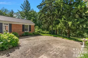 2089 Robinson Rd SE, Grand Rapids, MI 49506 - Photo 59