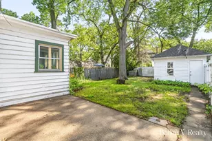 910 Benjamin Ave SE, Grand Rapids, MI 49506 - Photo 29