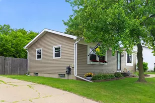 1371 Beckwith Ave NE, Grand Rapids, MI 49505 - Photo 37