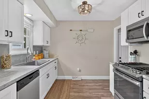 1371 Beckwith Ave NE, Grand Rapids, MI 49505 - Photo 5