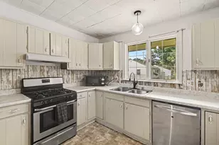 412 Merritt St, Charlotte, MI 48813 - Photo 7