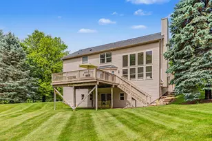 5542 Deer Run Ln, Dexter, MI 48130 - Photo 3