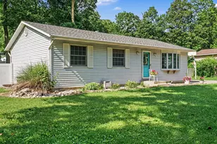 21650 Maple Glen Dr, Edwardsburg, MI 49112 - Photo 3