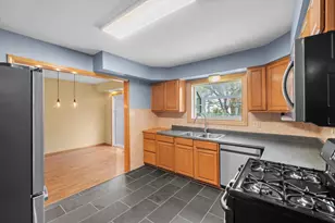 1079 Stamford Rd, Ypsilanti, MI 48198 - Photo 5