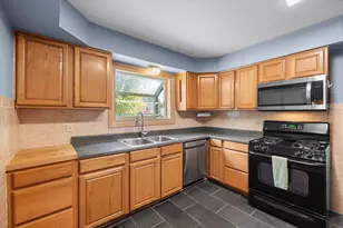 1079 Stamford Rd, Ypsilanti, MI 48198 - Photo 7