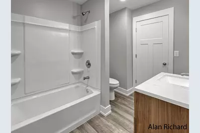 21 Gold Avenue NW, Grand Rapids, MI 49504 - Photo 5