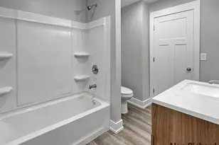 21 Gold Ave NW, Grand Rapids, MI 49504 - Photo 5