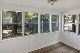 21 Gold Ave NW, Grand Rapids, MI 49504 - Photo 15