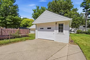 3031 Syracuse St, Dearborn, MI 48124 - Photo 37