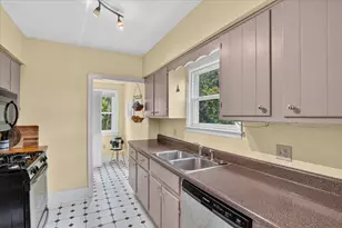 814 N Fairview Ave, Lansing, MI 48912 - Photo 17