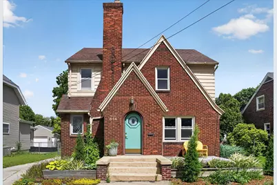 814 N Fairview Avenue, Lansing, MI 48912 - Photo 3