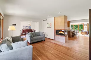 11202 Clovis Pointe Dr, South Lyon, MI 48178 - Photo 5