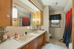 736 Lillian St, Holland, MI 49424 - Photo 11