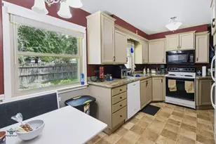 1420 Owen St, Lansing, MI 48915 - Photo 9
