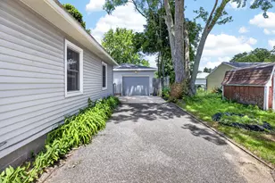 1049 Bloomfield Ave, Plainwell, MI 49080 - Photo 19