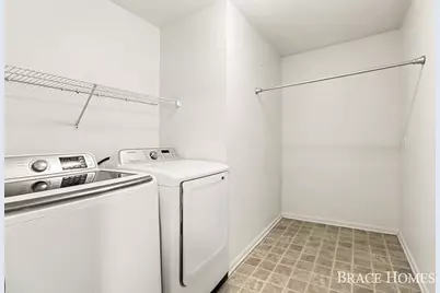 1776 Grand Court NE, Grand Rapids, MI 49525 - Photo 13