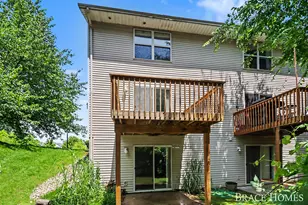 1776 Grand Ct NE, Grand Rapids, MI 49525 - Photo 25