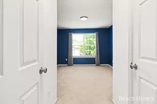 1776 Grand Ct NE, Grand Rapids, MI 49525 - Photo 9