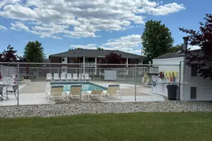1749 Monticello St, Trenton, MI 48183 - Photo 7