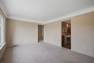 33030 Barton St, Garden City, MI 48135 - Photo 7