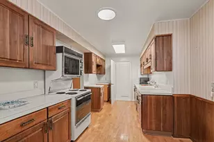 51 Pine St, South Haven, MI 49090 - Photo 17