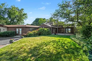 51 Pine St, South Haven, MI 49090 - Photo 1
