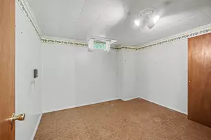 1332 Colgrove Ave, Kalamazoo, MI 49048 - Photo 11