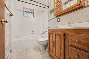 1332 Colgrove Ave, Kalamazoo, MI 49048 - Photo 9