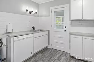 839 Crescent St NE, Grand Rapids, MI 49503 - Photo 13
