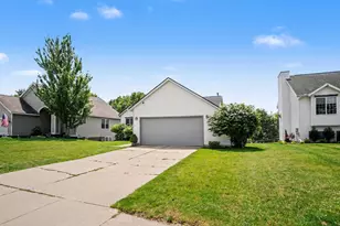 3014 Stonewood St NW, Grand Rapids, MI 49504 - Photo 9