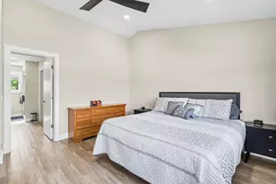 1410 E Harbour Towne Cir, Muskegon, MI 49441 - Photo 17