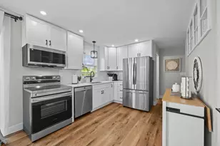 8956 Maplewood Dr, Berrien Springs, MI 49103 - Photo 15