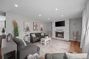 8956 Maplewood Dr, Berrien Springs, MI 49103 - Photo 9