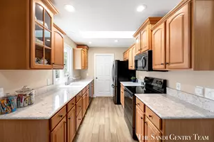 931 Bluff Creek Dr, Grand Haven, MI 49417 - Photo 17