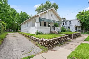 42 Grand Ave, Battle Creek, MI 49037 - Photo 3