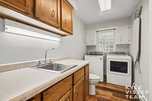 3305 Olderidge Dr NE, Grand Rapids, MI 49525 - Photo 9