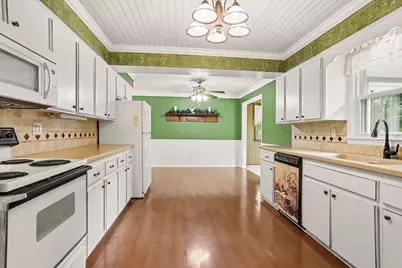 8904 Dolphin Street, Portage, MI 49024 - Photo 11