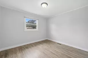 3758 Newcastle Dr SE, Grand Rapids, MI 49508 - Photo 13
