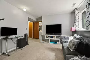 859 Summer Creek Ct SE, Grand Rapids, MI 49508 - Photo 15