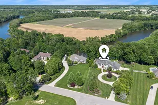 4945 S Stockbridge Dr, Saint Joseph, MI 49085 - Photo 3