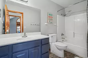 1864 Erin Isle Dr, Holland, MI 49424 - Photo 27