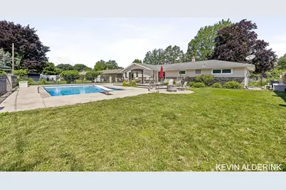 34 W 37th Street, Holland, MI 49423 - Photo 3